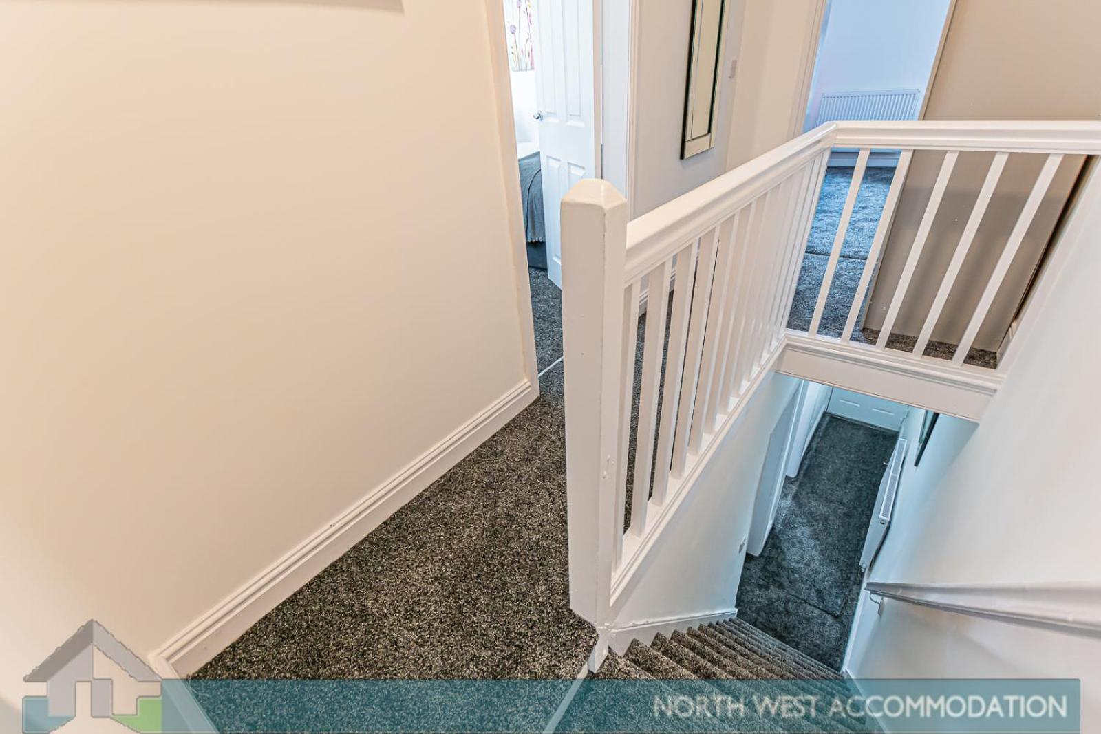 Wellfield Serviced Accommodation Warrington Bagian luar foto