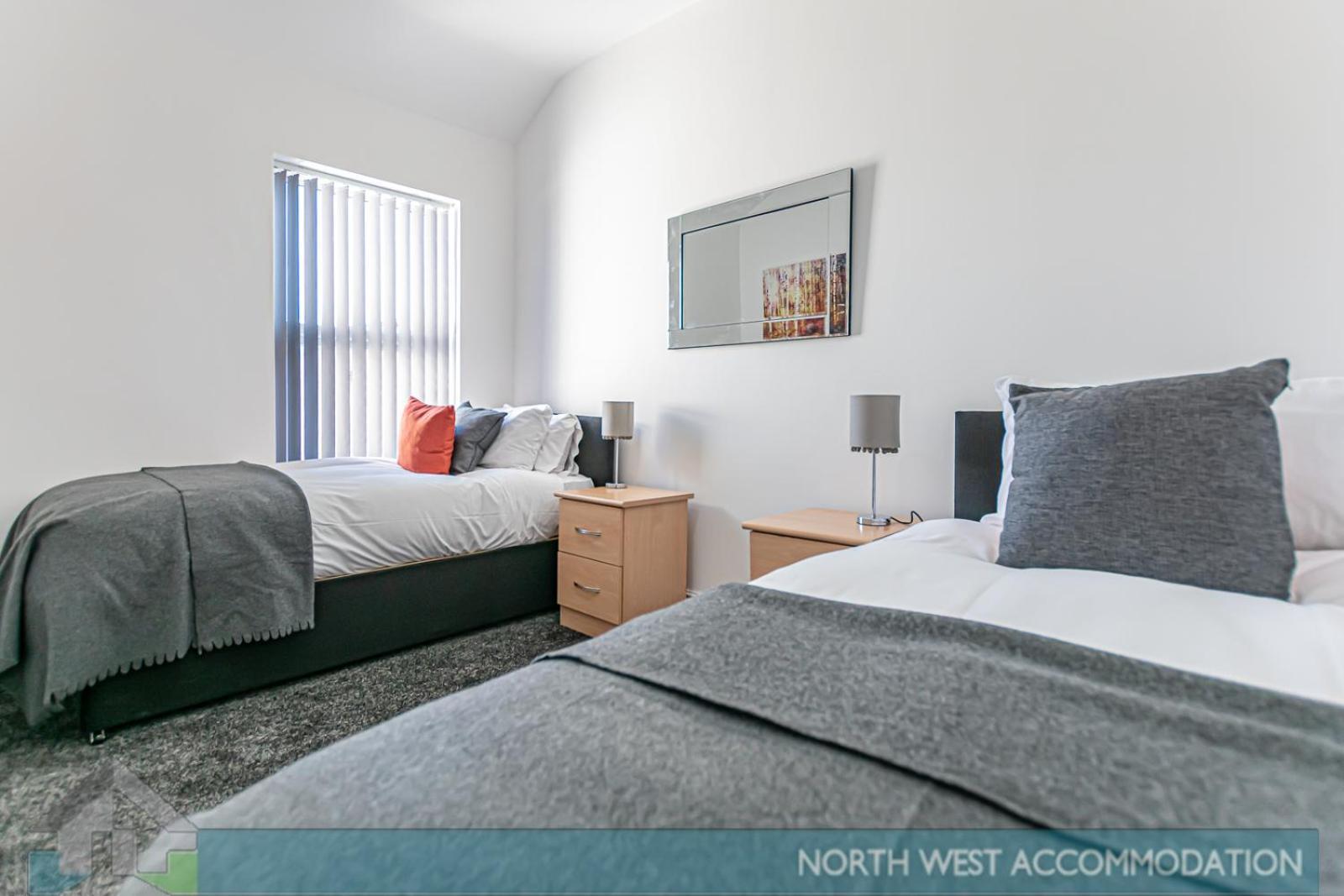 Wellfield Serviced Accommodation Warrington Bagian luar foto
