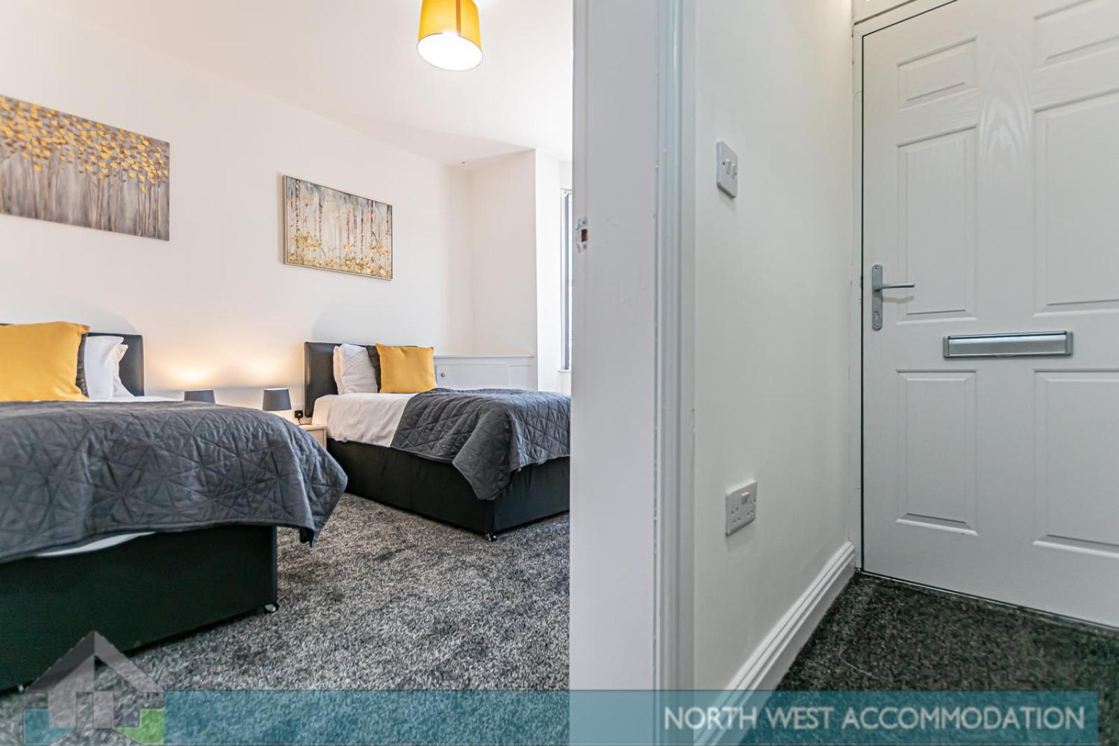Wellfield Serviced Accommodation Warrington Bagian luar foto