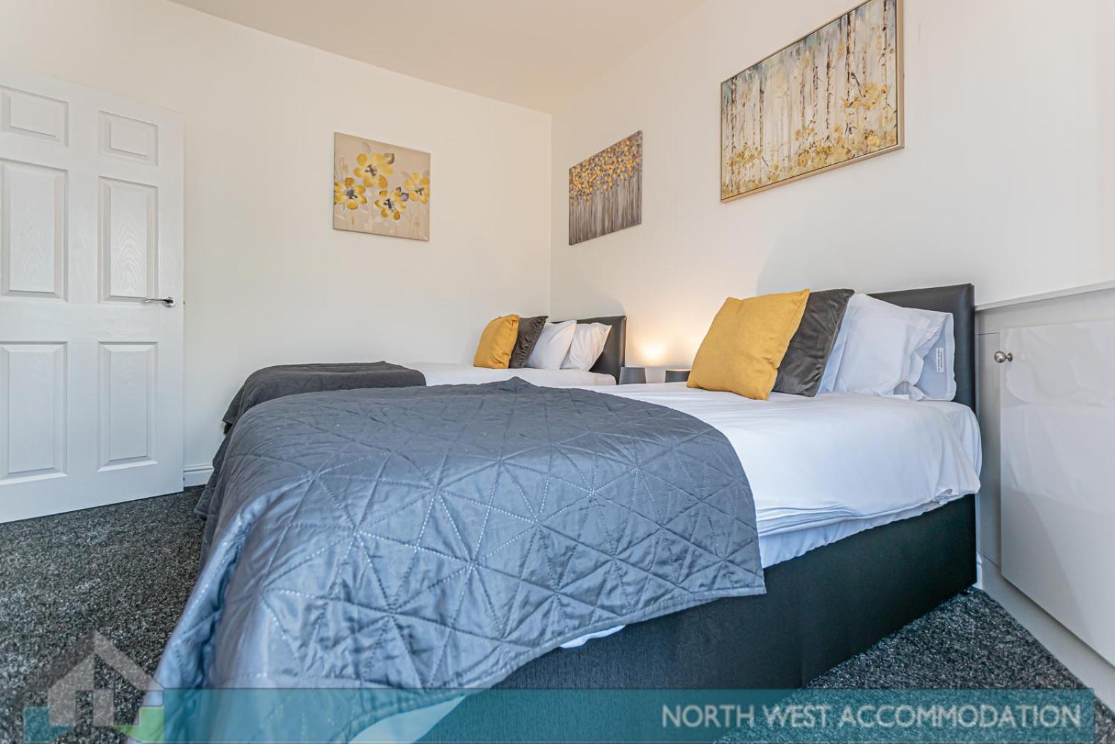 Wellfield Serviced Accommodation Warrington Bagian luar foto