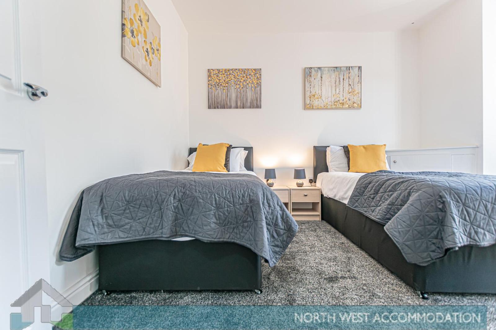 Wellfield Serviced Accommodation Warrington Bagian luar foto