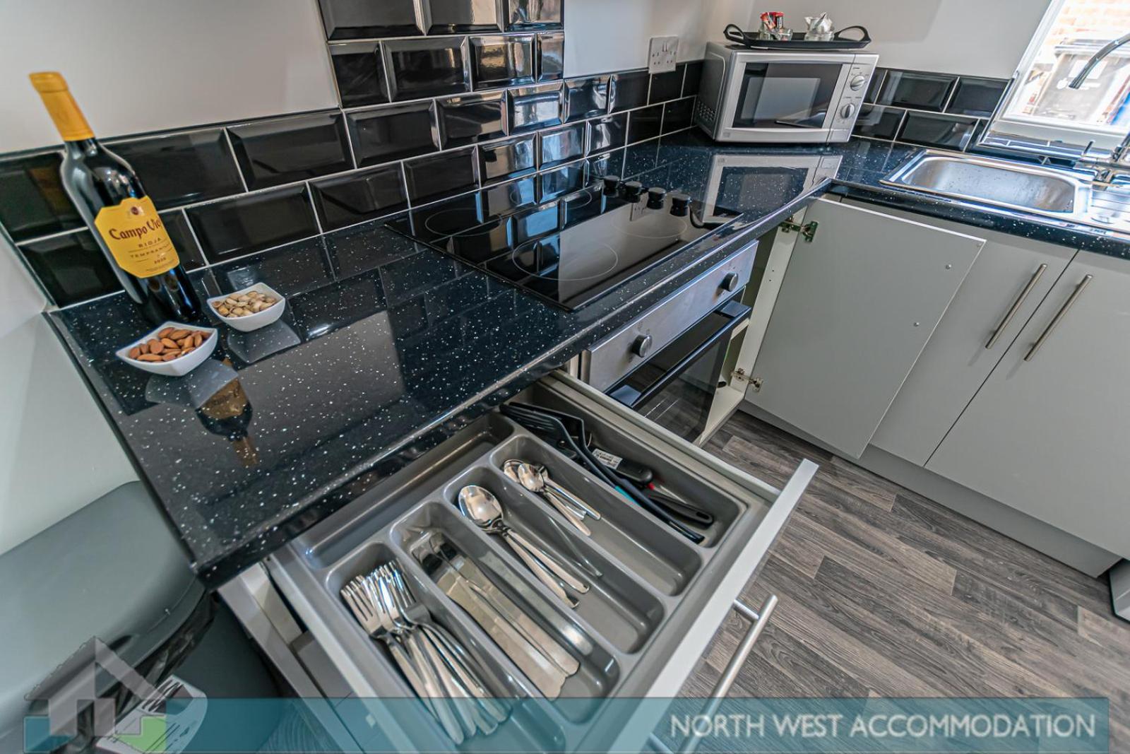 Wellfield Serviced Accommodation Warrington Bagian luar foto