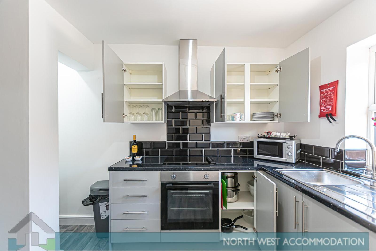 Wellfield Serviced Accommodation Warrington Bagian luar foto